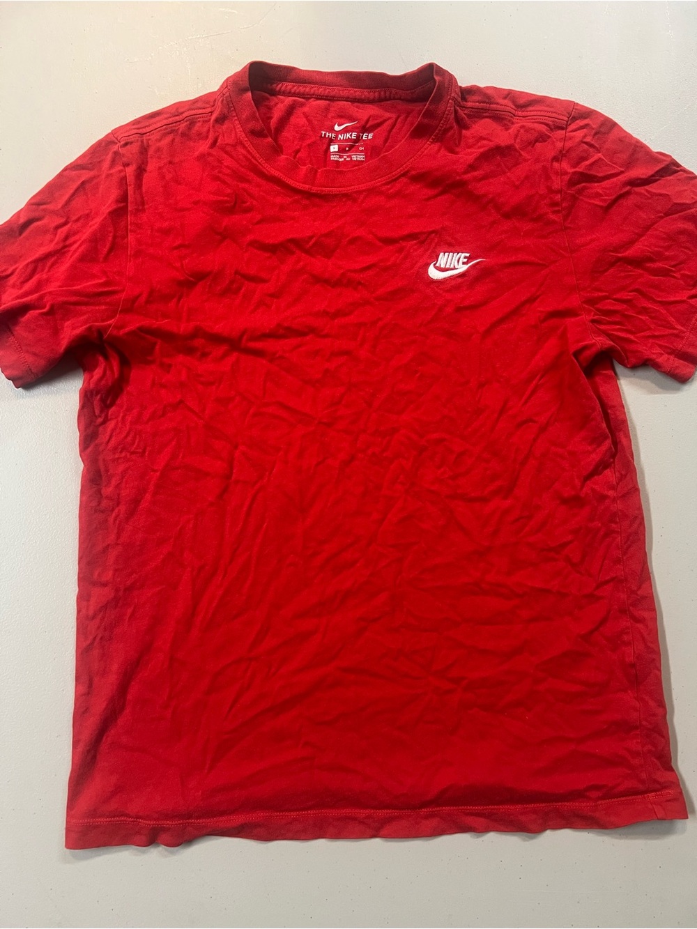 Nike Mini Swoosh T-Shirt Men’s Small Red Embroidered Logo Tee